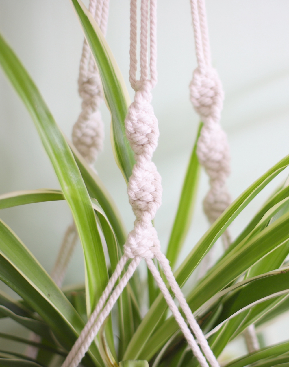 Suspension en macramé tressé à la main